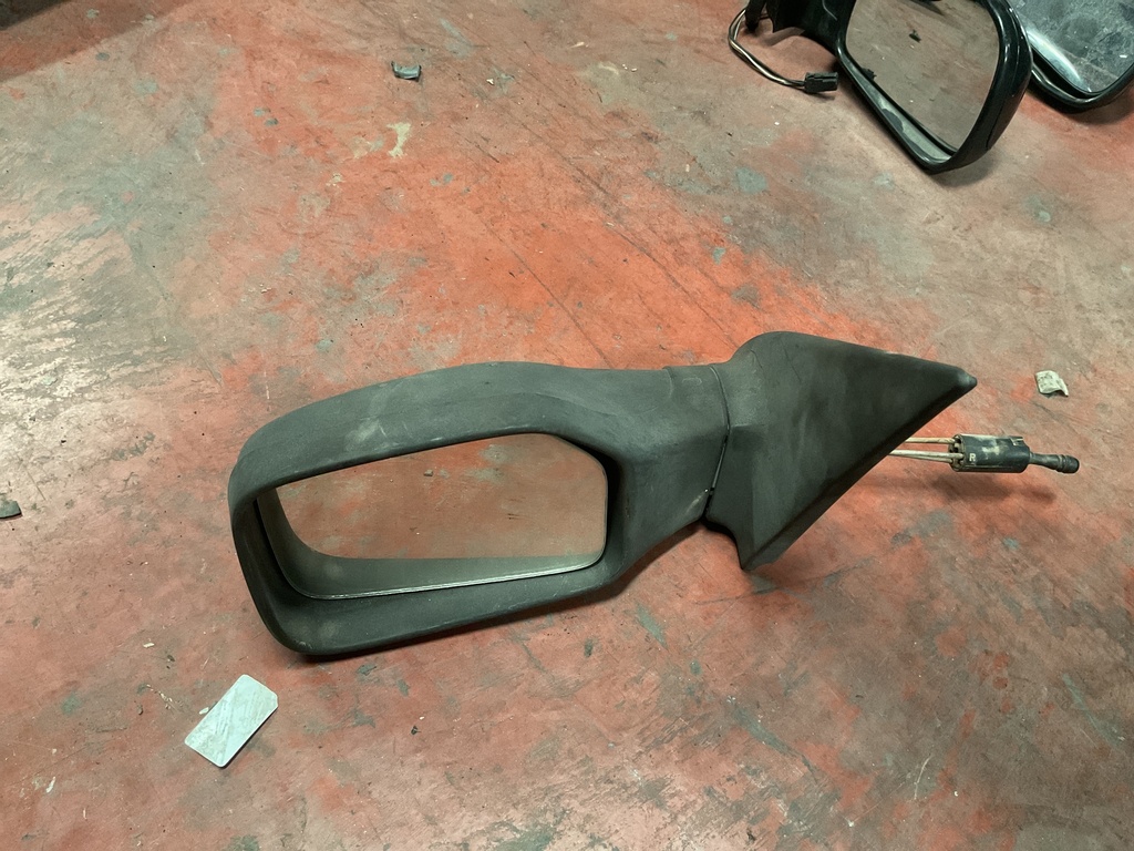 Retrovisor izquierdo manual peugeot 106 ‘91