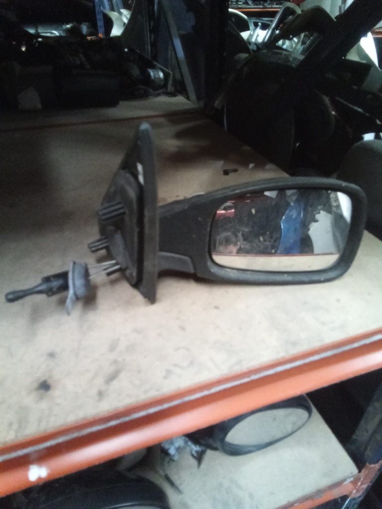 Retrovisor derecho manual peugeot 306 '99