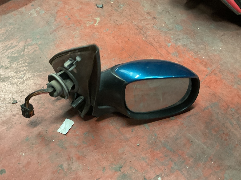 Retrovisor derecho peugeot 206 ’03