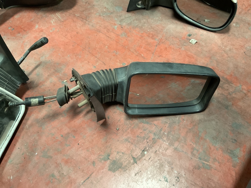 Retrovisor derecho manual peugeot 405 ‘93