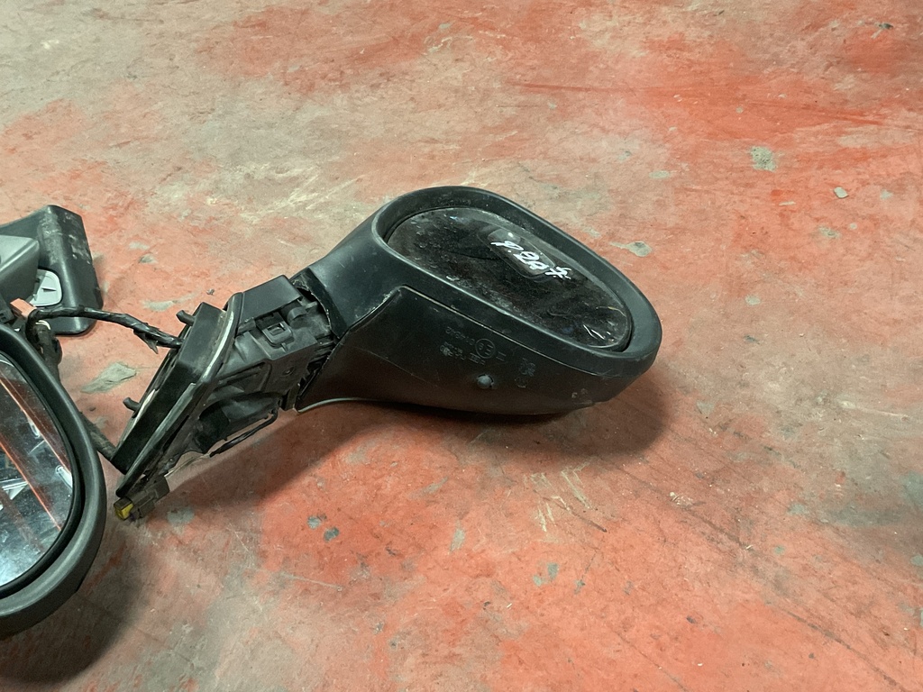 Retrovisor derecho peugeot 207 ‘07