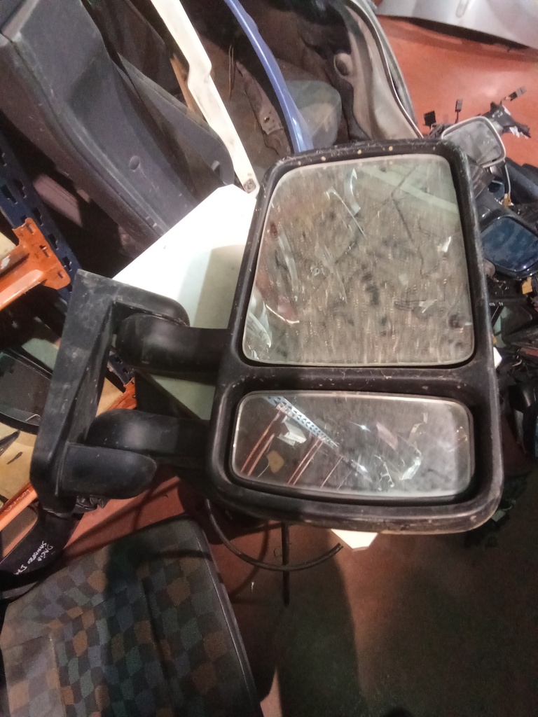 Retrovisor derecho renault trafic '00