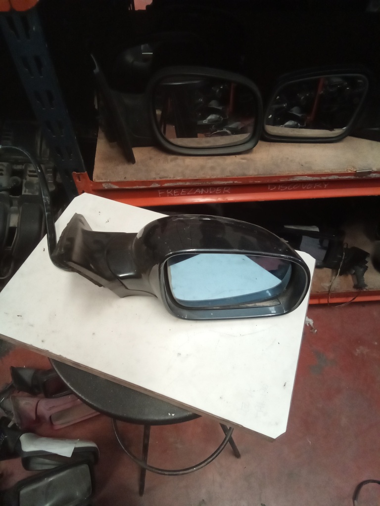 Retrovisor derecho volkswagen passat '00