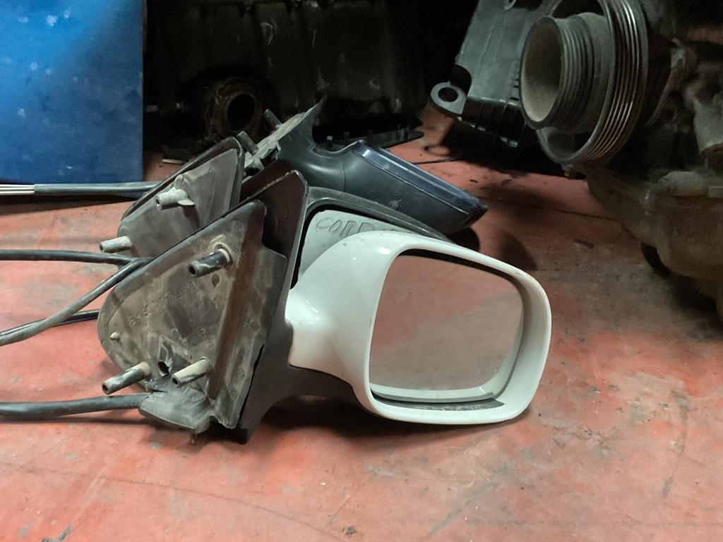Retrovisor derecho manual seat cordoba ‘01
