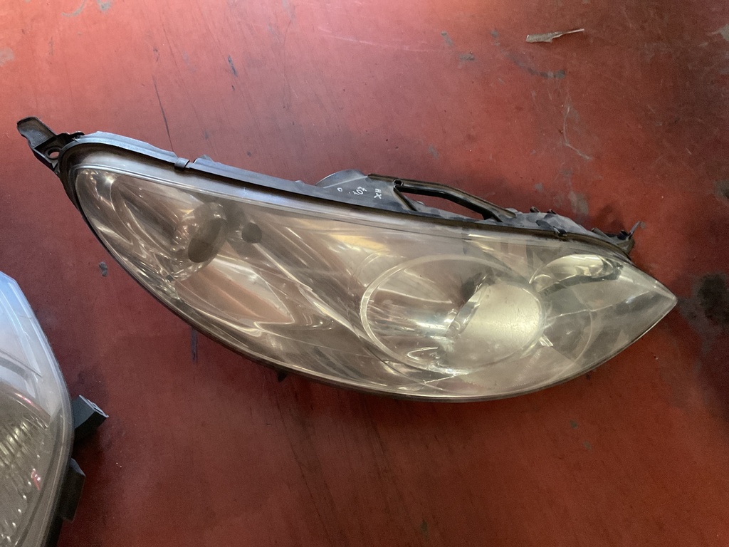 Faro derecho peugeot 407 xenon
