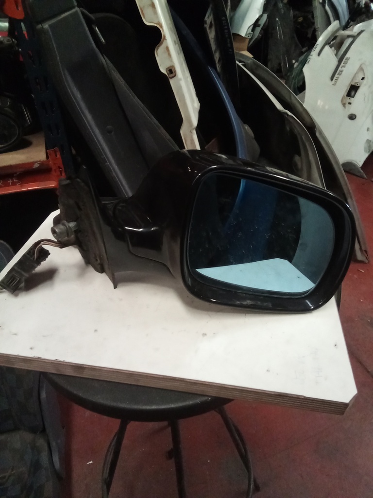 Retrovisor derecho audi a3 '00