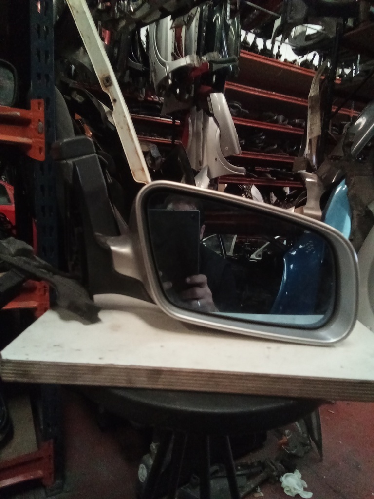 Retrovisor derecho audi a6 '01