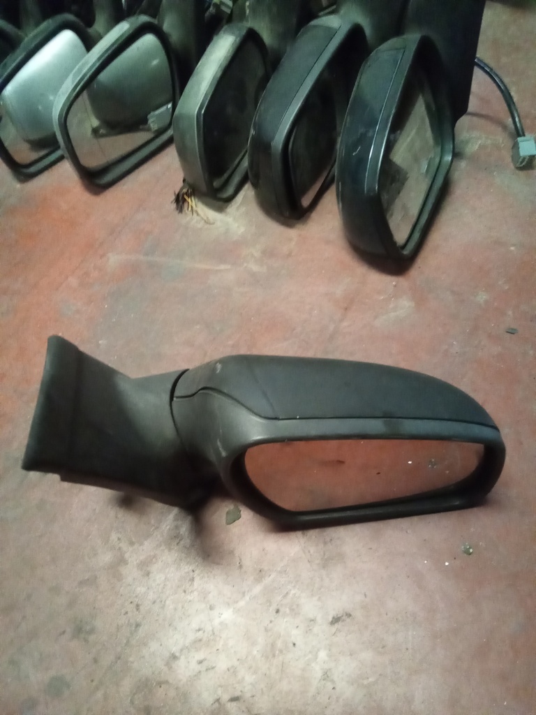 Retrovisor derecho ford focus '06