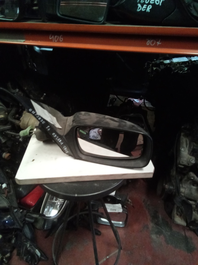 Retrovisor derecho manual ford mondeo '95