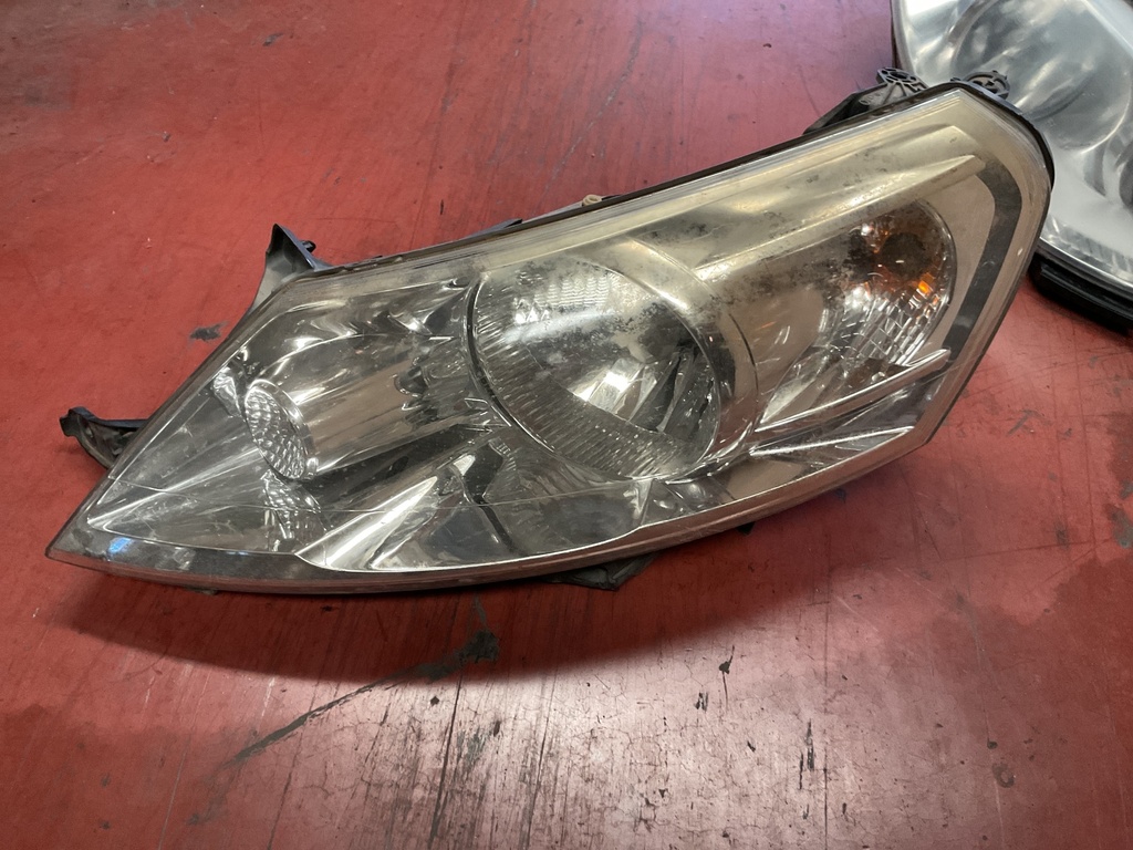 Faro izquierdo peugeot expert