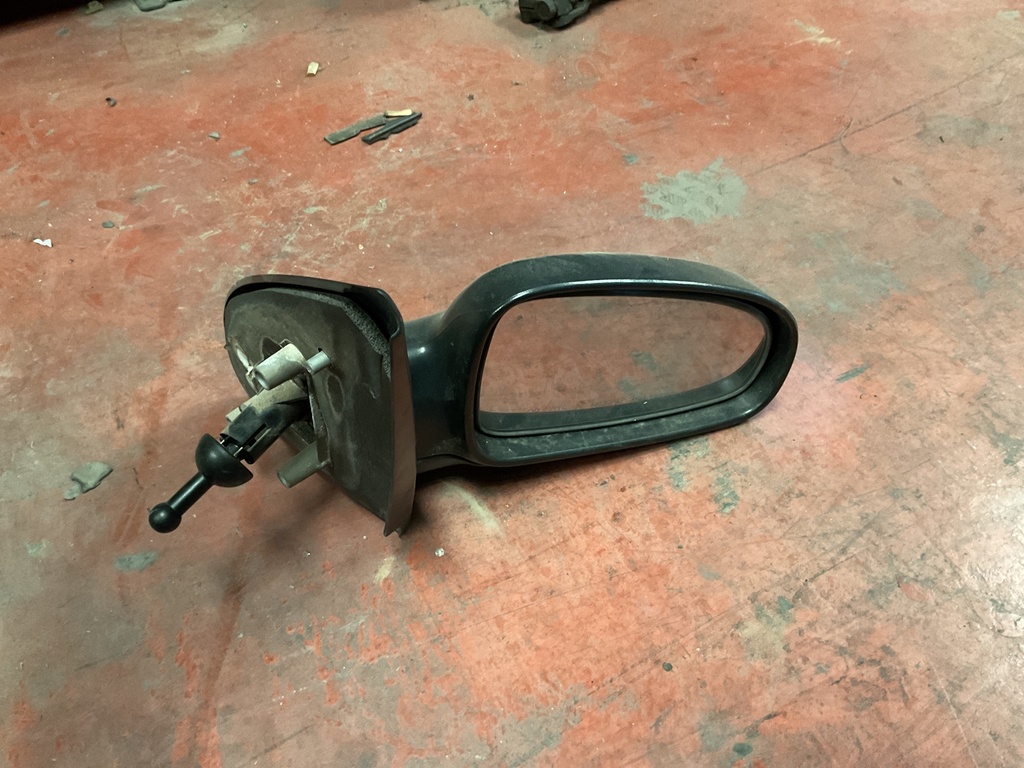 Retrovisor derecho daewoo kalos ‘05