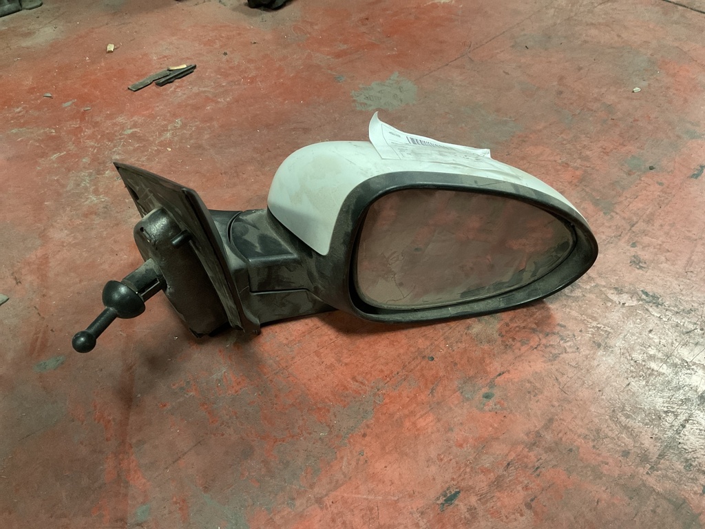 Retrovisor derecho manual chevrolet aveo ‘13