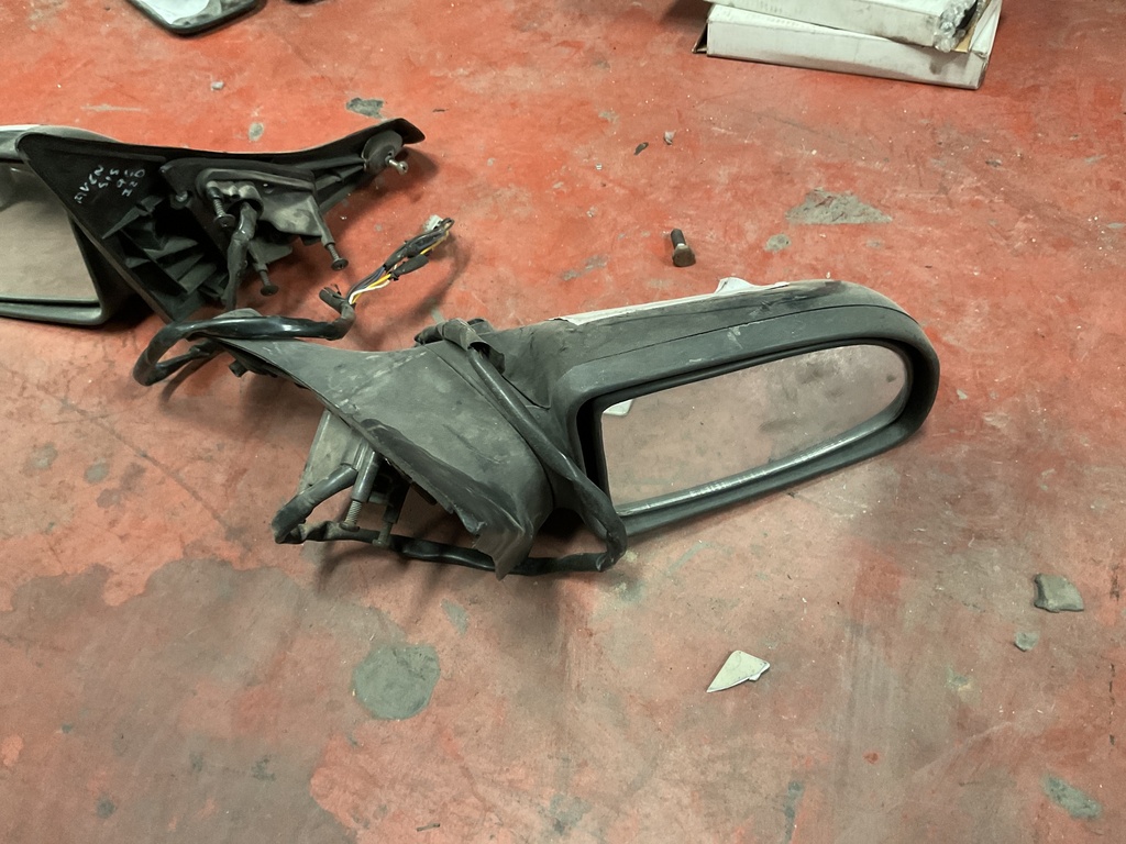 Retrovisor derecho daewoo aranos ‘96
