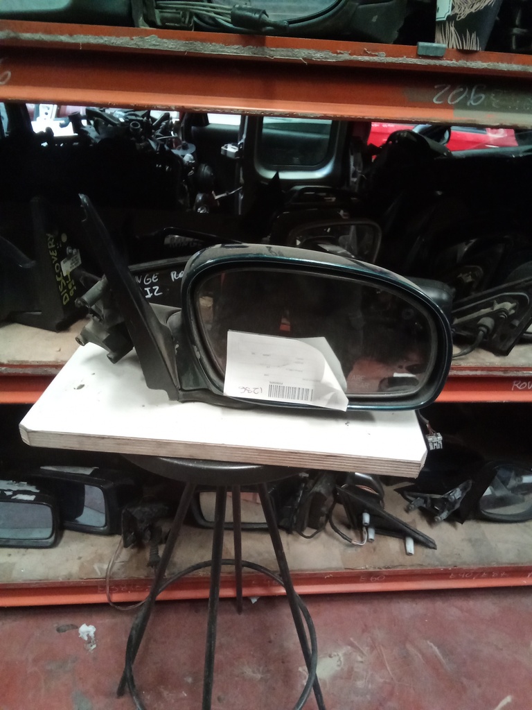 Retrovisor derecho daewoo aranos '98
