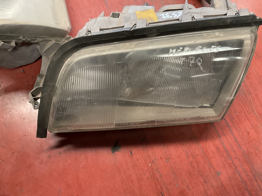 Faro izquierdo mercedes clase c 220 w202