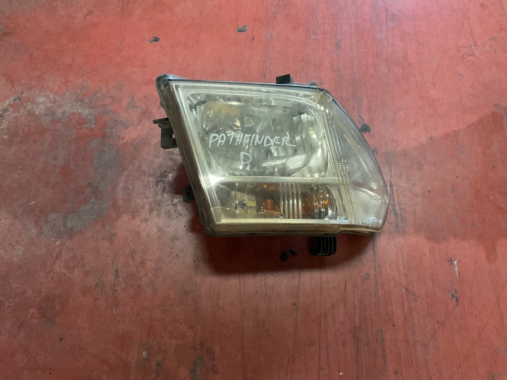 Faro derecho Nissan Pathfinder