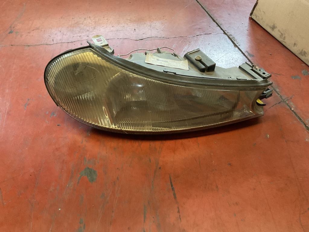 Faro derecho Ford Mondeo 1998