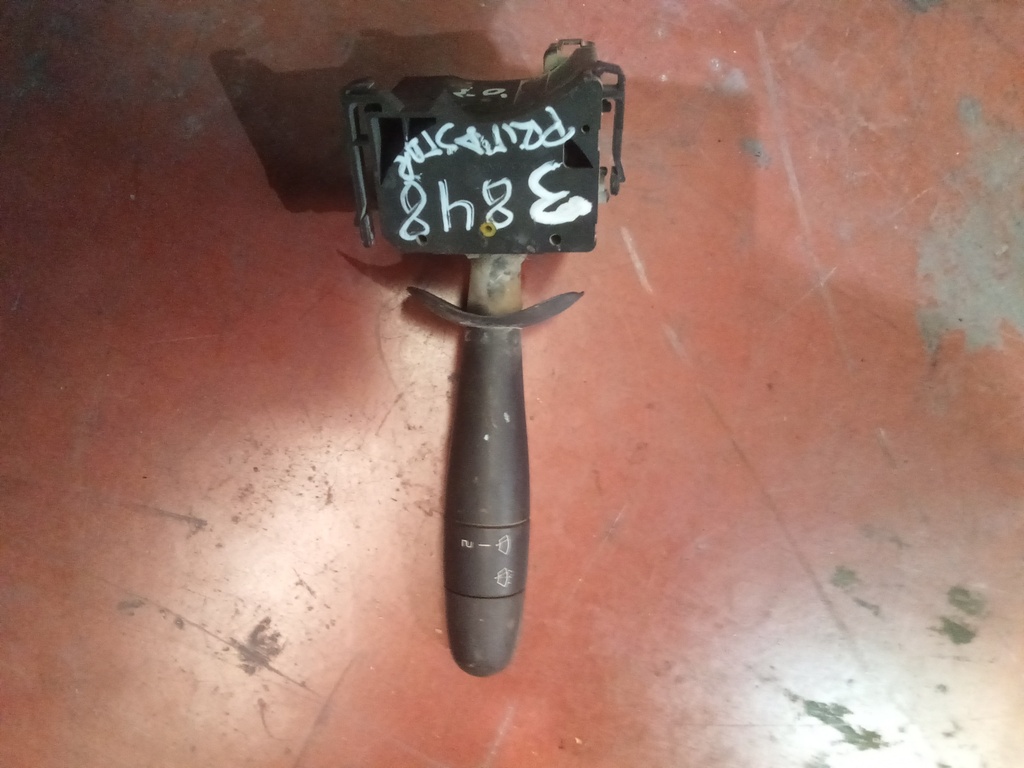 Mando de limpiaparabrisas nissan primastar '03