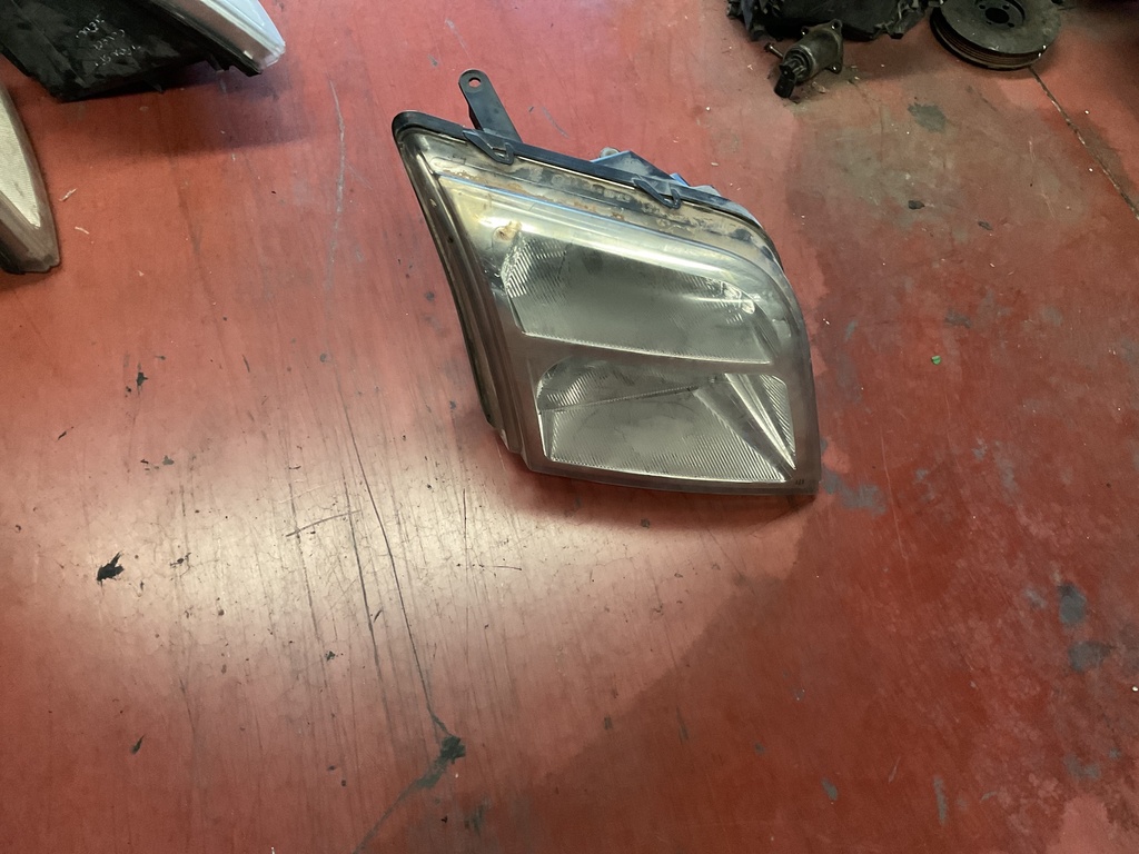 Faro derecho Ford Transit Connect