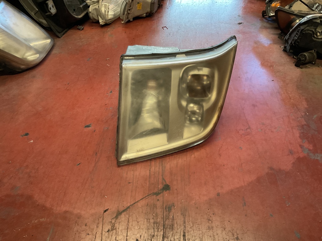 Faro derecho Ford Transit 2009