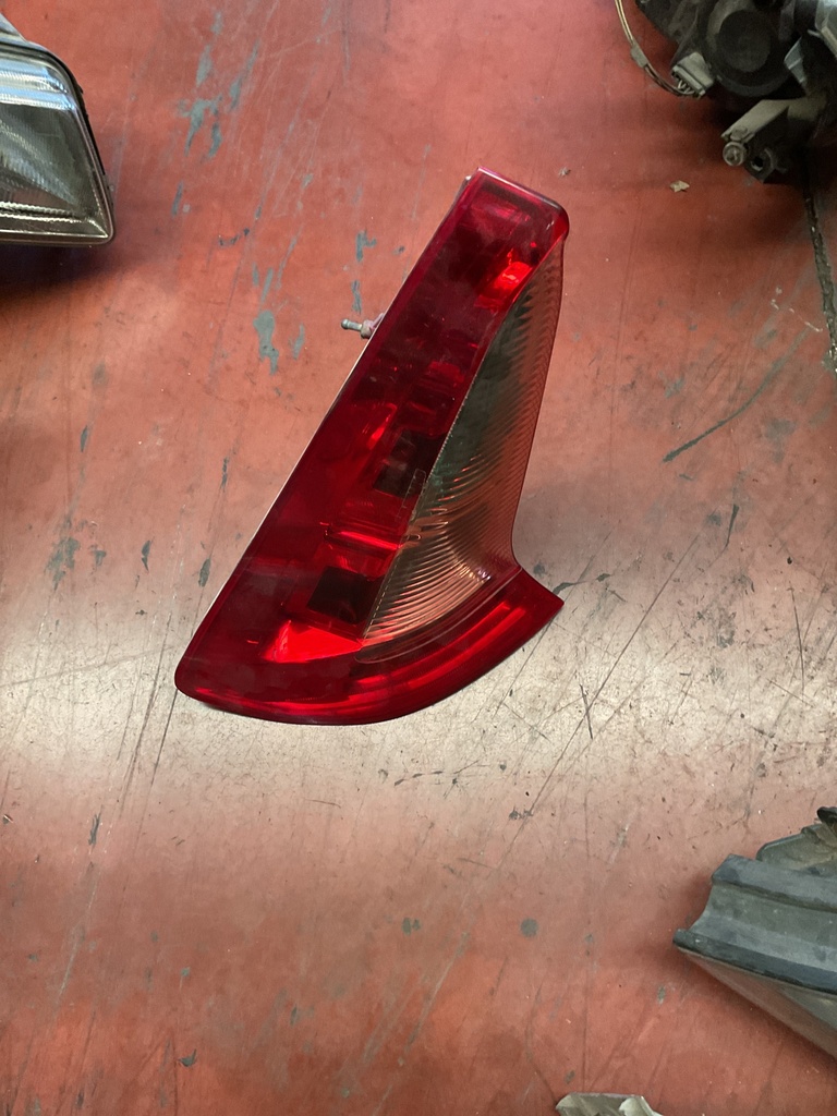 Piloto izquierdo Citroen C4 2004