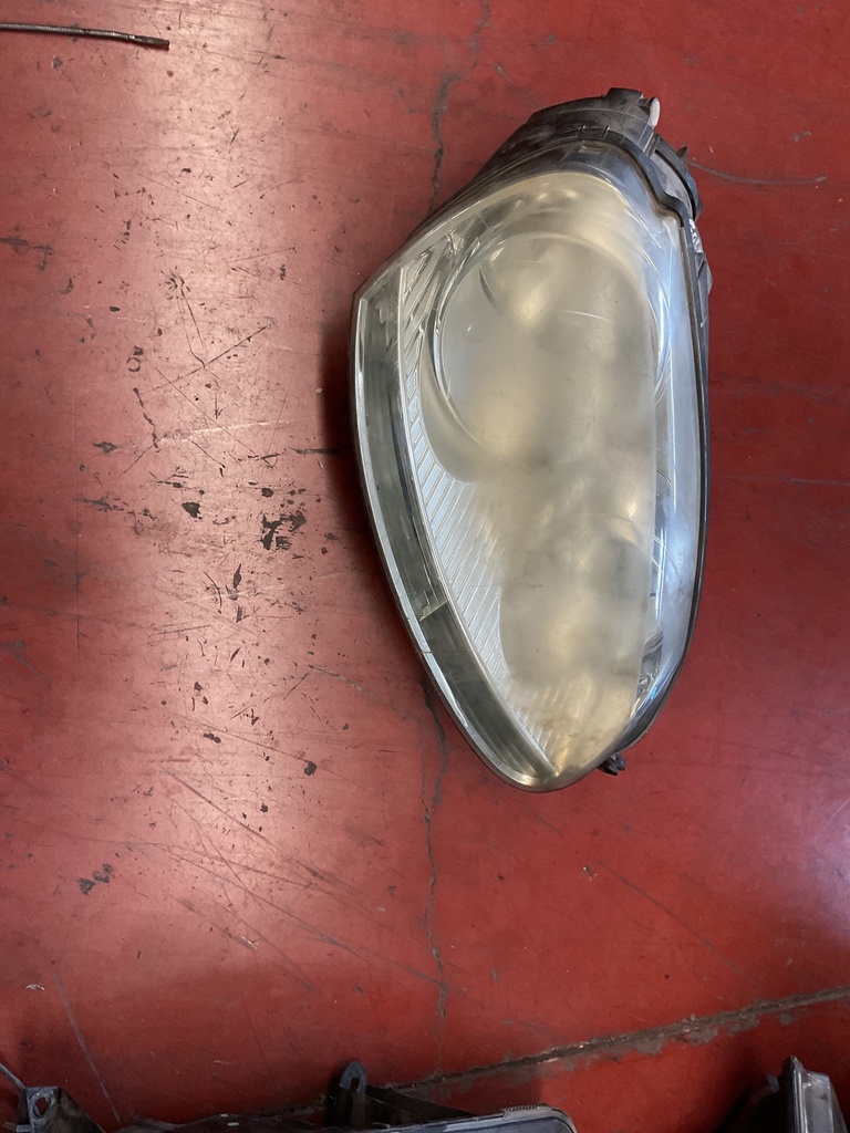 Faro derecho Volkswagen Golf V