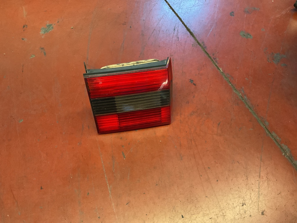 Piloto izquierdo Volkswagen Passat