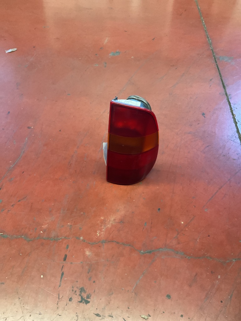 Piloto izquierdo Volkswagen Caddy 1996