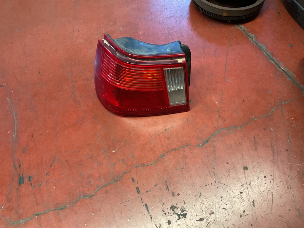 Piloto izquierdo Seat Ibiza 2001