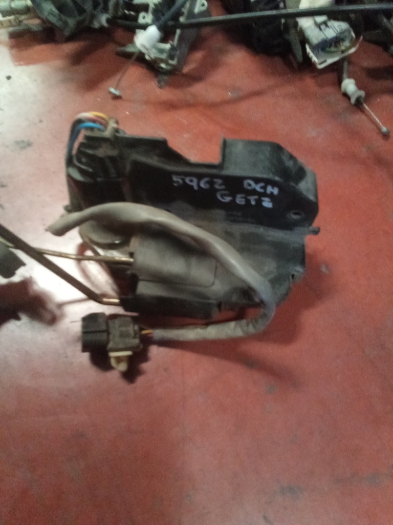Cerradura delantera derecha Hyundai getz '06