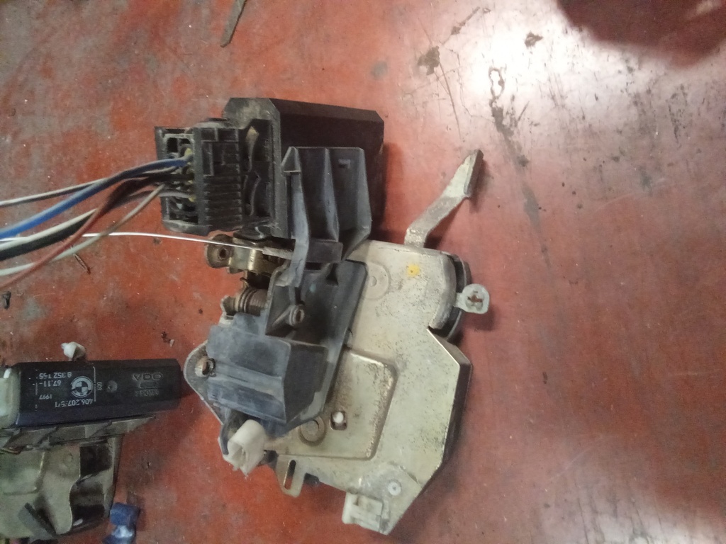 Cerradura delantera izquierda BMW serie 5 E39