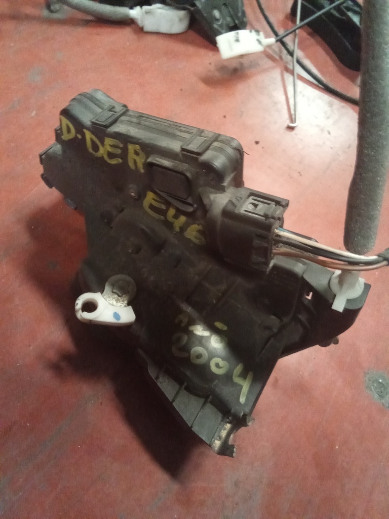 Cerradura trasera derecha BMW serie 3 E46 '02