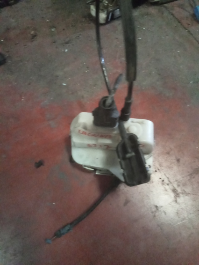 Cerradura trasera derecha Renault laguna '07