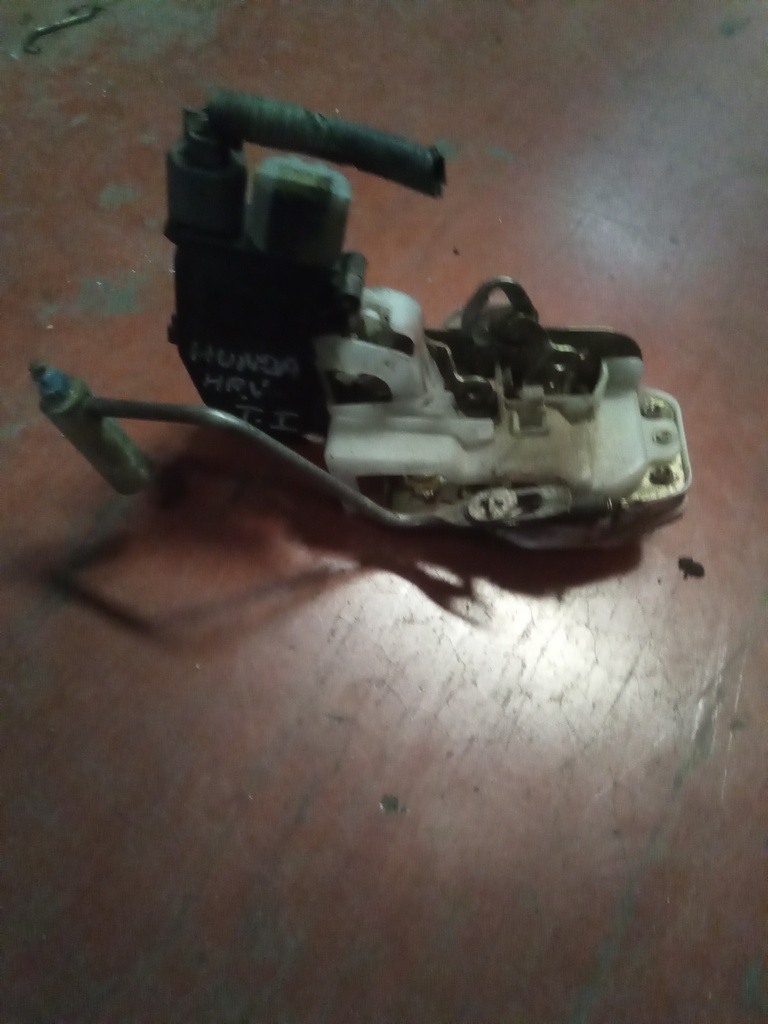 Cerradura trasera izquierda honda hr-v '01
