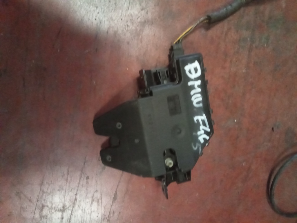 Cerradura maletero BMW serie 3 E46 '04