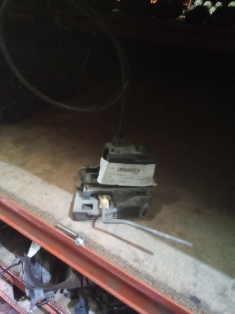 Cerradura trasera izquierda Renault scenic I '03