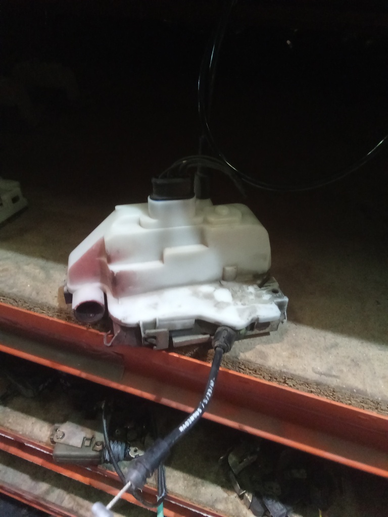 Cerradura delantera derecha Renault scenic II '07