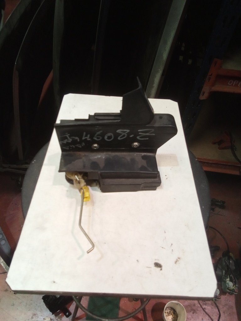 Cerradura trasera izquierda dacia logan '14