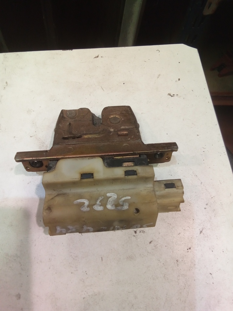 Cerradura maletero Renault scenic I '00