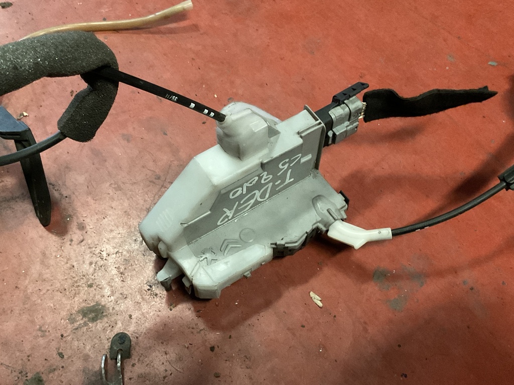 Cerradura trasera derecha citroen C5 ‘10