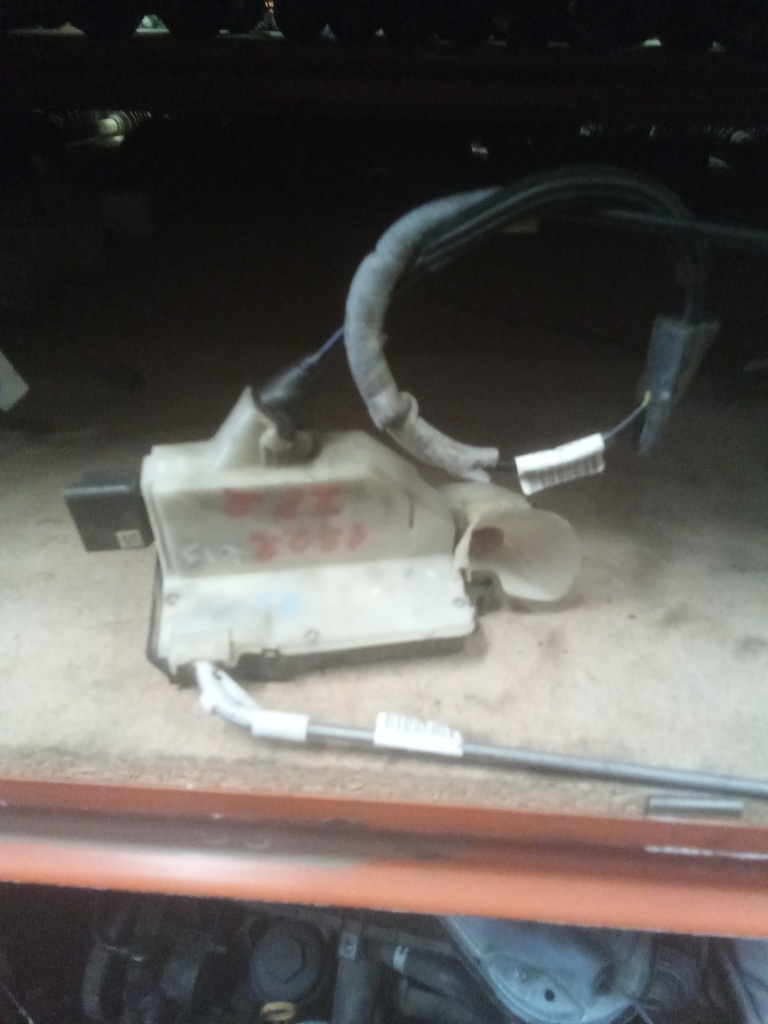 Cerradura delantera izquierda citroen c4 '13