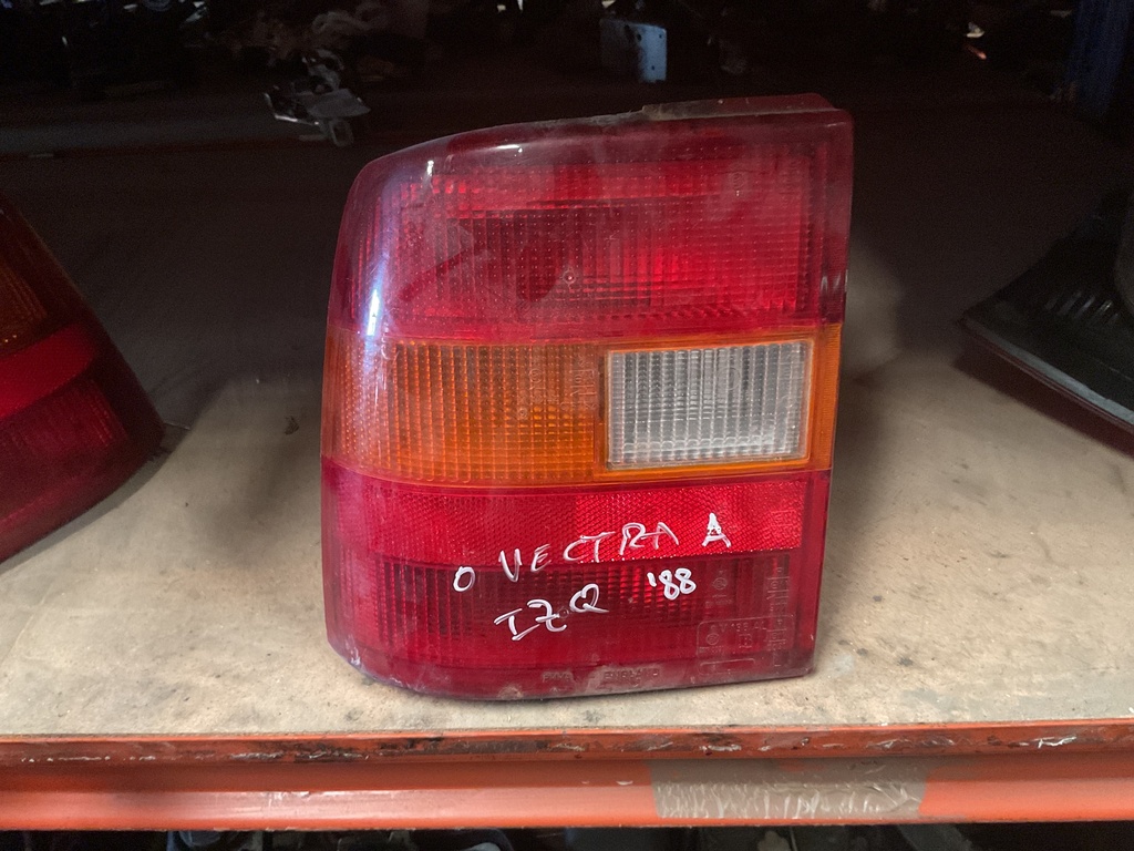 Piloto izquierdo opel vectra A ‘88