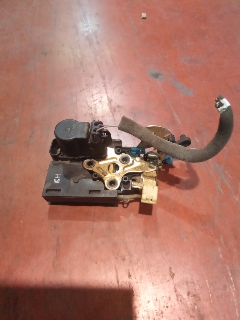 Cerradura trasera derecha Chevrolet lacetti '05