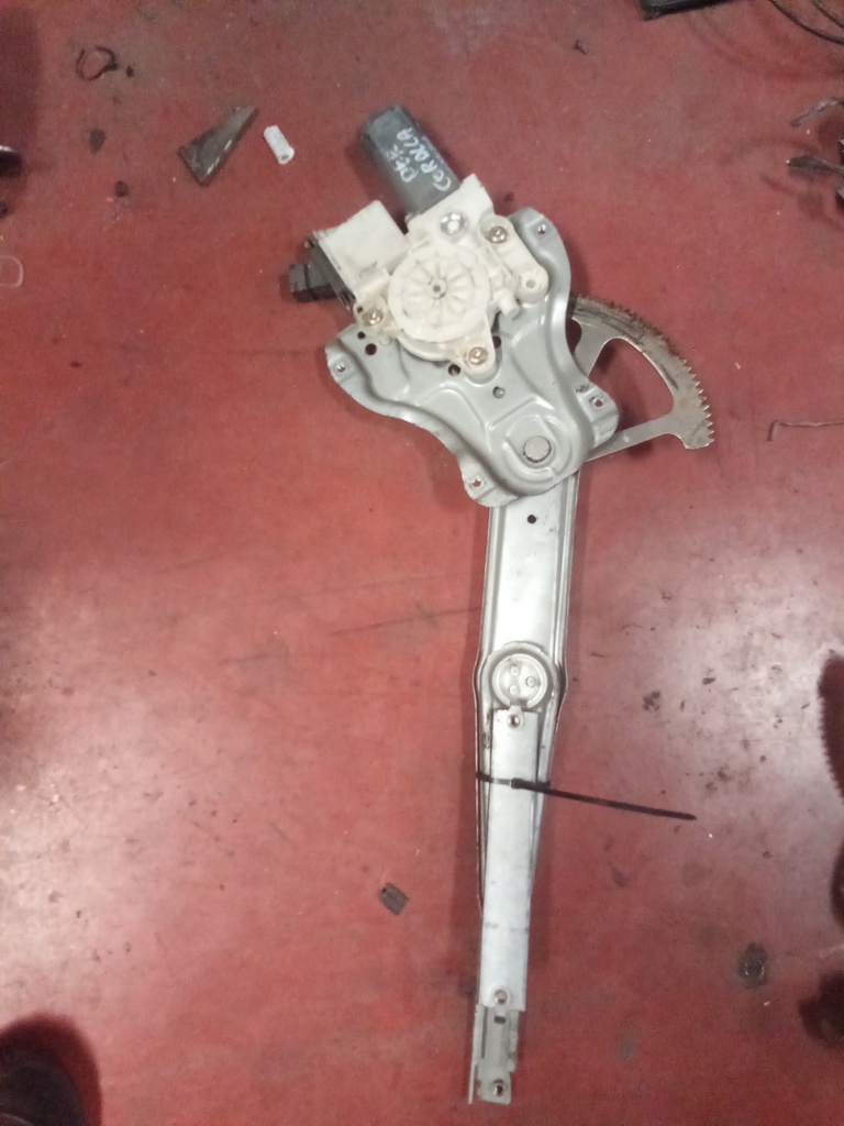 Elevalunas delantero derecho Toyota Corolla '07