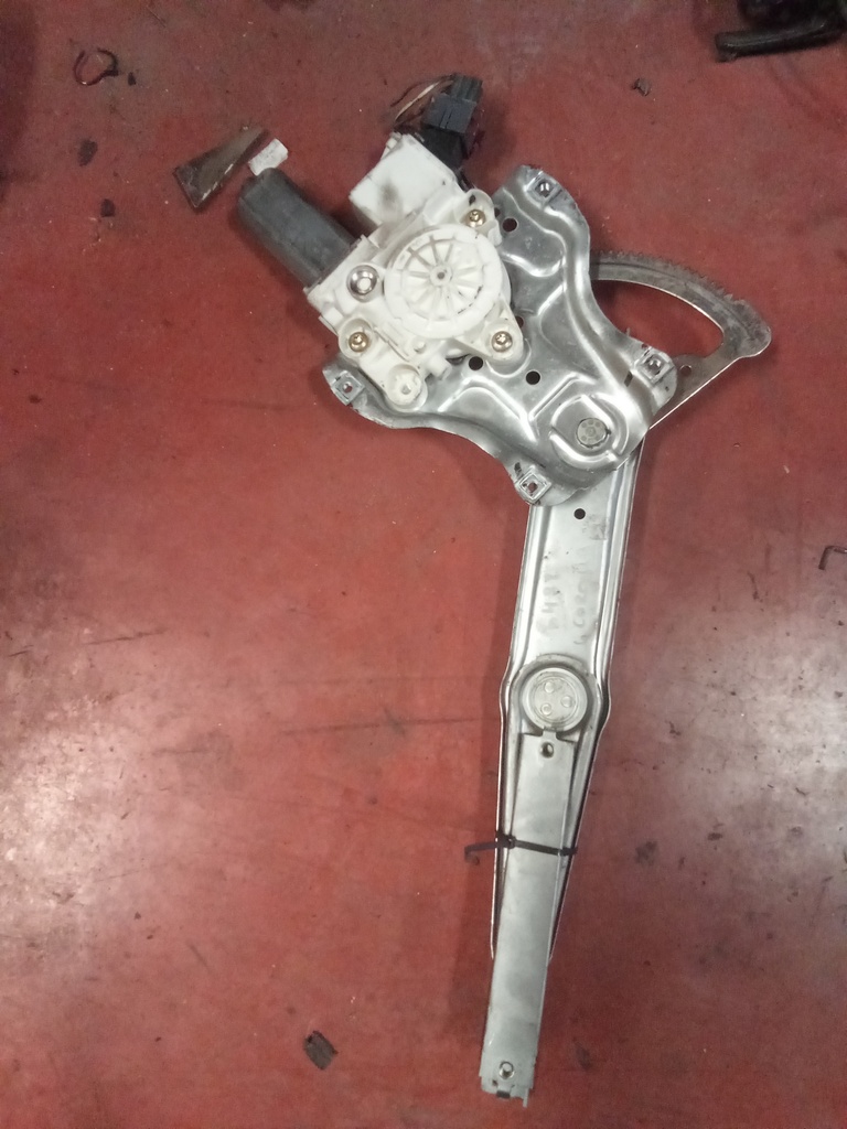 Elevalunas delantero izquierdo Toyota Corolla '07