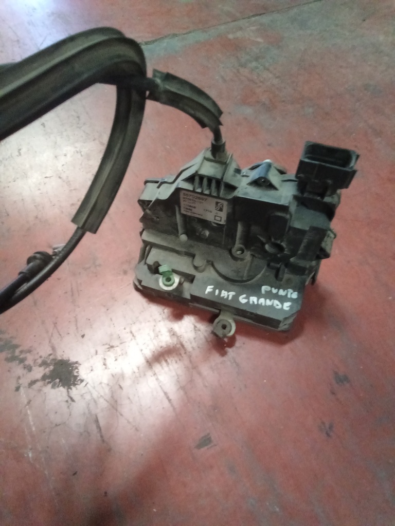 Cerradura delantera izquierda Fiat grande punto '07