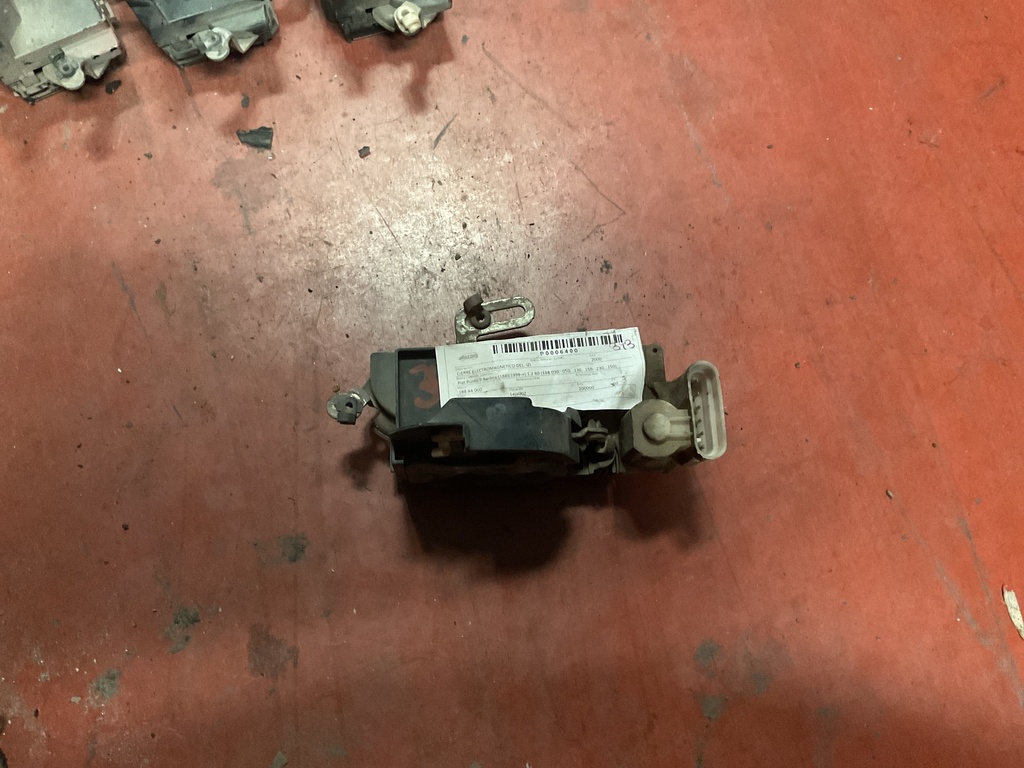 Cerradura delantera izquierda fiat punto ‘03