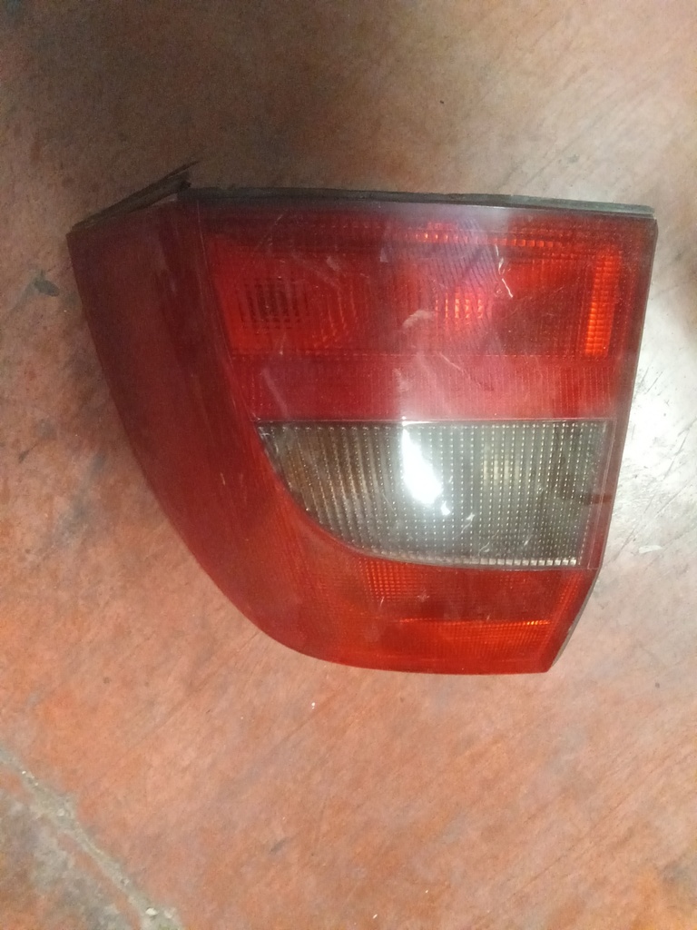 Piloto derecho Opel vectra '95