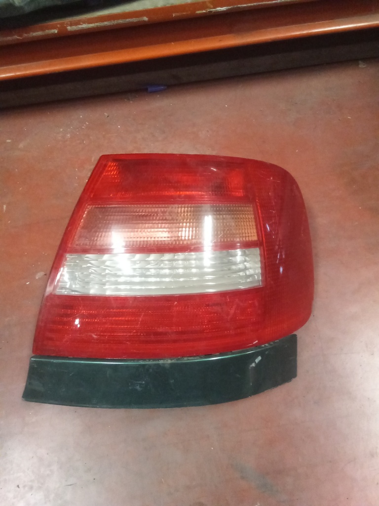 Piloto derecho Audi A4 '00