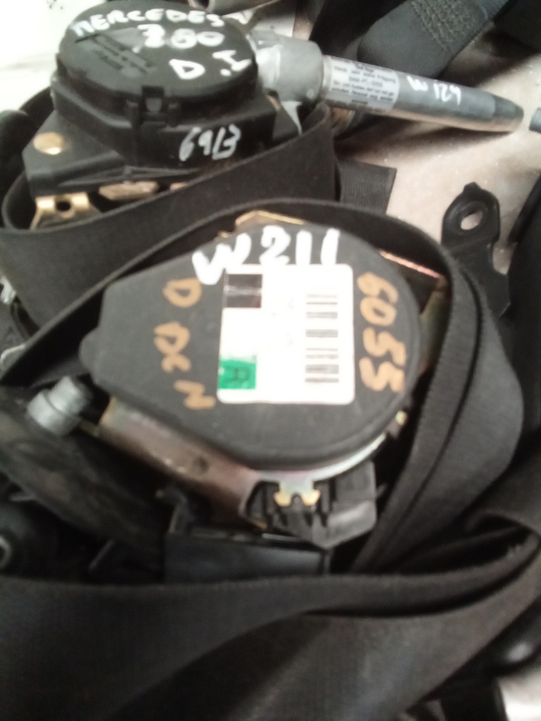 Cinturon delantero derecho mercedes clase ew211 '05